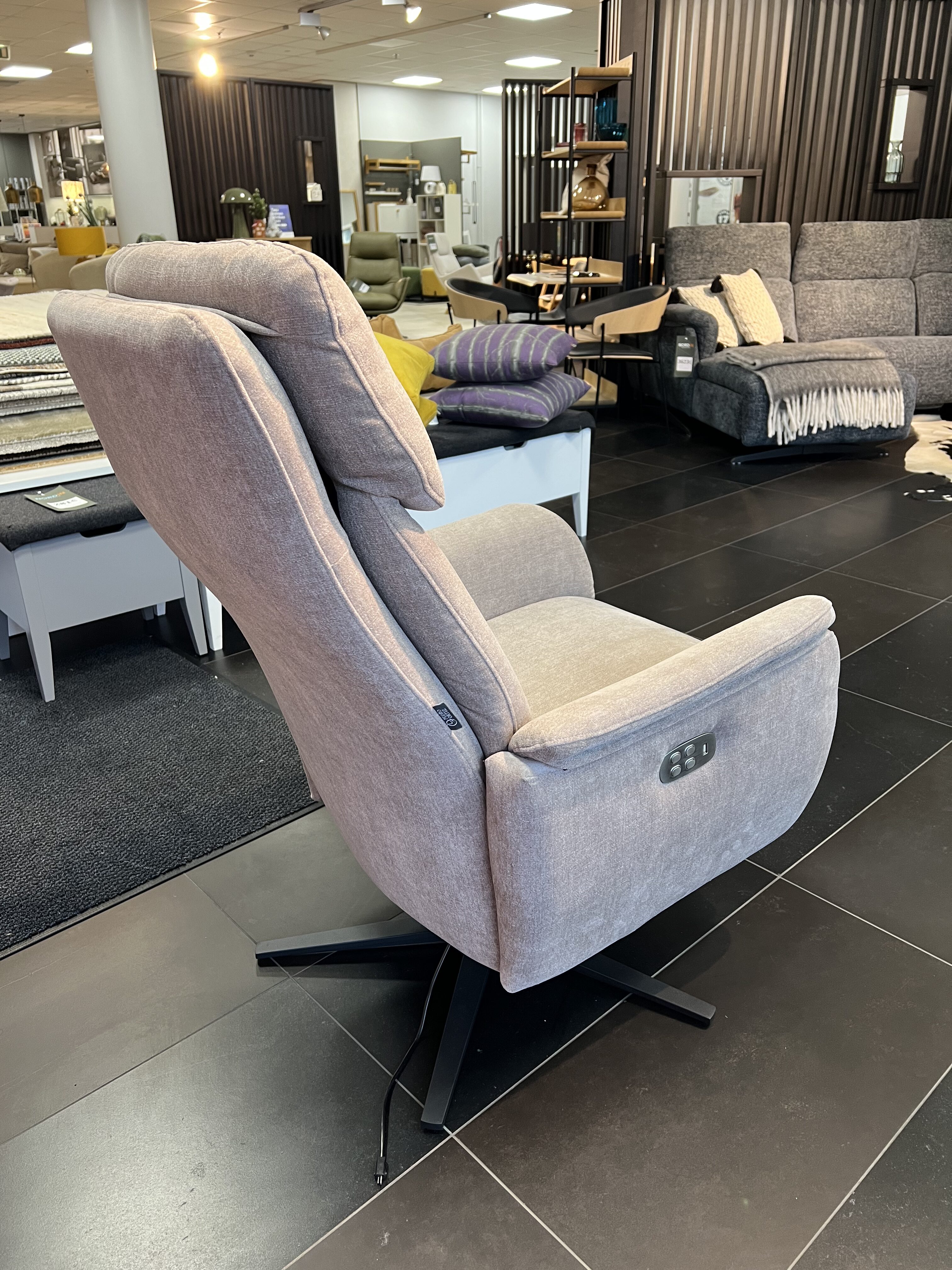 IMG_2077 Tugitool Ifni elektriline + aku, salonginäidis - Image 3