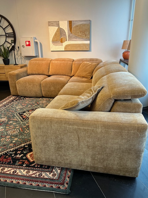 IMG_3075 Diivan Melani, manuaalselt ja elektriliselt reguleeritavad istmed, salonginäidis - Image 2