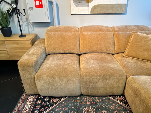 IMG_3077 Diivan Melani, manuaalselt ja elektriliselt reguleeritavad istmed, salonginäidis - Image 13