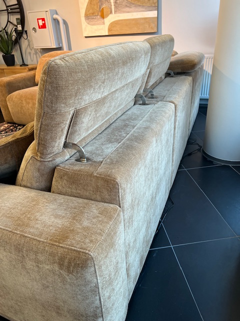 IMG_3080 Diivan Melani, manuaalselt ja elektriliselt reguleeritavad istmed, salonginäidis - Image 11