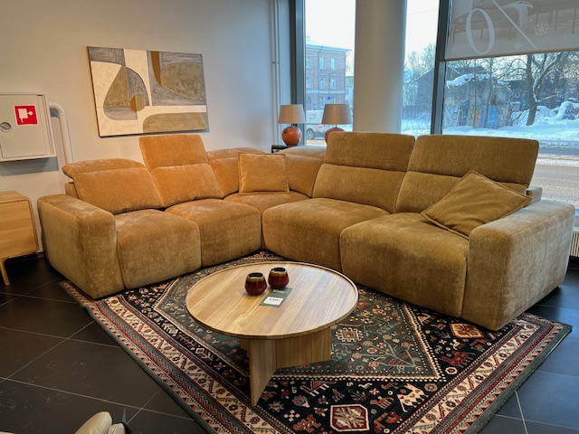 IMG_3093 Diivan Melani, manuaalselt ja elektriliselt reguleeritavad istmed, salonginäidis - Image 1