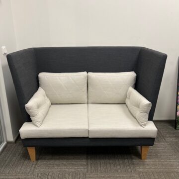 EFG diivan, salonginäidis